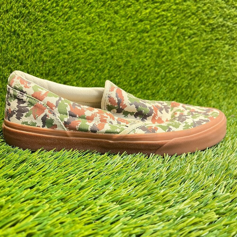 Vans Classic Slip-On Boys Size 7Y Camo Green Beige Walking Skate Shoes Sneakers